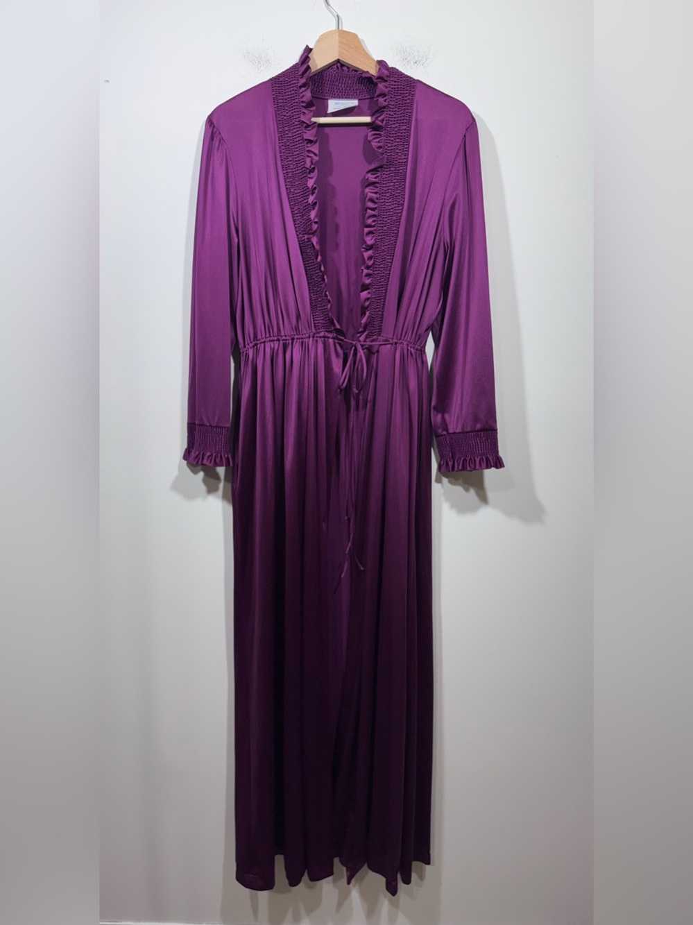 Vintage JC Penny Womens Purple Satin Long Maxi Robe size M Glam Boudoir - Picture 2 of 6